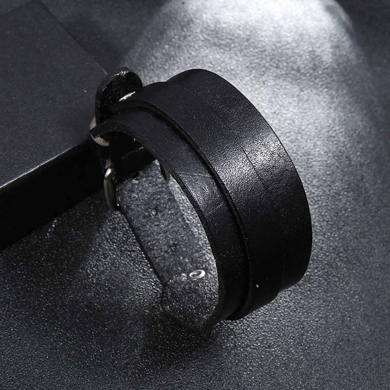 Fekete Erő - Állítható dupla bőr karkötő (fekete)