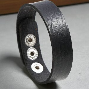 Leather Minimal - állítható bőr karkötő (fekete)